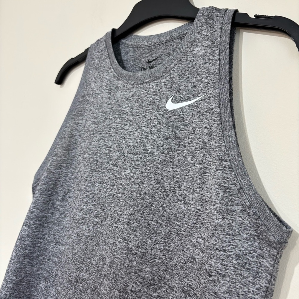 Nike Dri Fit women's XS Heather Gray breathe running Gym Workout tank Top - Picture 5 of 16